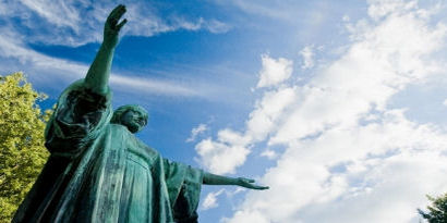 alma_mater_sky